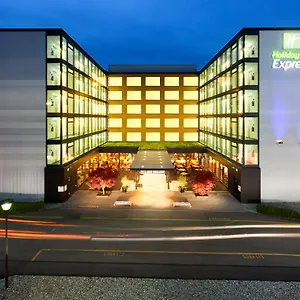https://holiday-inn-express-zurich-airport.hotelsbaselswitzerland.com